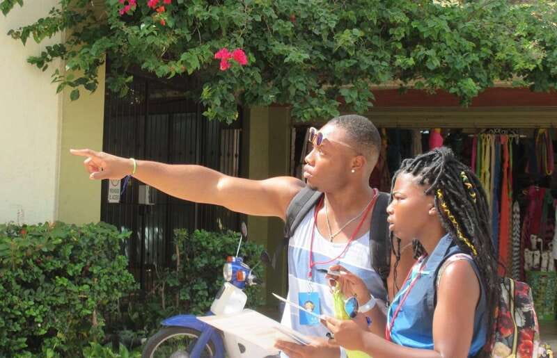 Amazing Cozumel Race: Scavenger Hunt/Sightseeing Tour - Following clues through the town