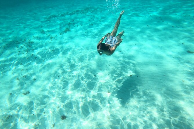 Bavarian Fiesta Snorkel Activity in Glass Bottom Boat at San Miguel de Cozumel - Snacks, margaritas and the Bavarian touch