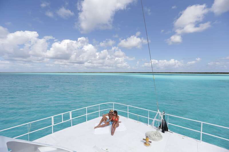 Cozumel: Catamaran, El Cielo Bay & Palancar Reef with Lunch - Back to shore for Yucatecan food and a show