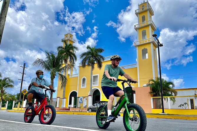 Cozumel: City Tour by E-bike - Grijalva monument and the Mayan pyramid