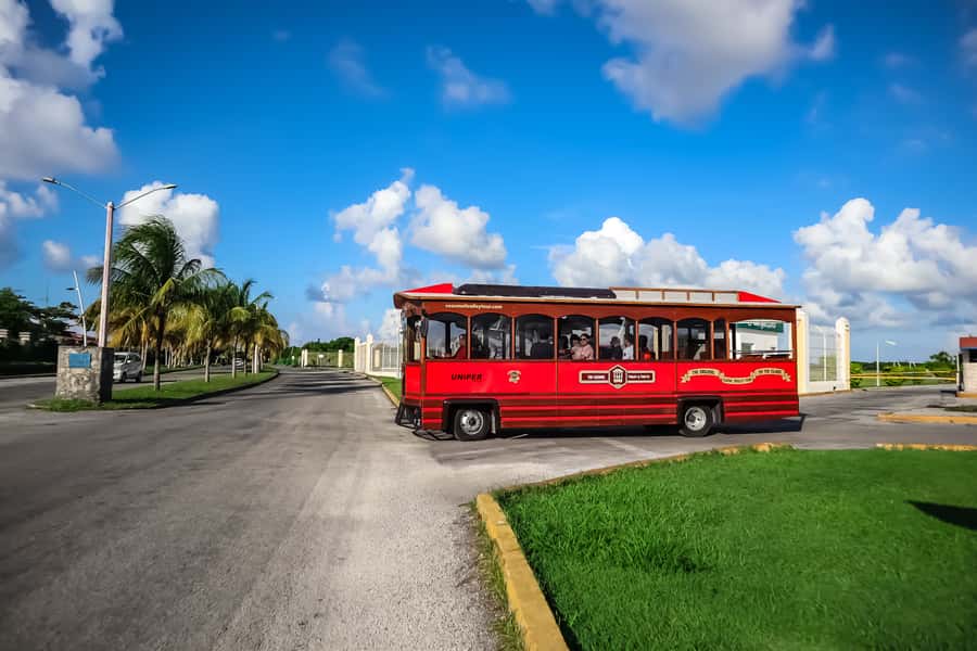 Cozumel: City Trolley Tour - The Church of the Cross puts one date in focus