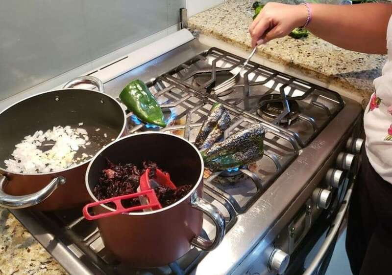 Cozumel: Private Cooking Class in a Family Kitchen - A long lunch at the family table