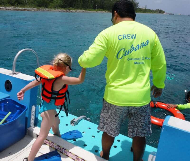 Cozumel: VIP Glass Bottom Boat & Snorkeling 3 Reefs Tour - The crew makes a difference
