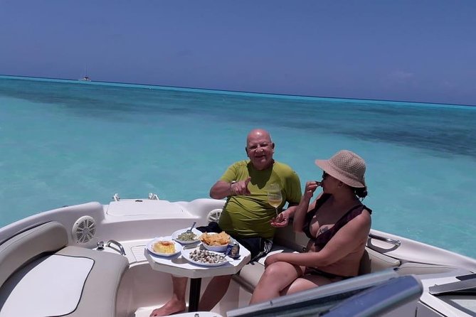 Deluxe Private Boats - 24 ft Sea Ray - Choosing your own route around Cozumel