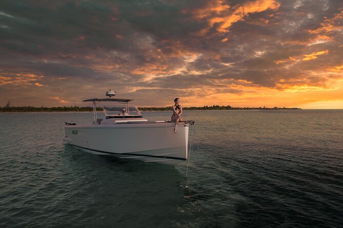 Deluxe Private Boats - 36 ft Fjord - Playa El Cielo, the day’s main pause