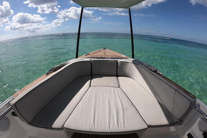 Deluxe Private Boats - 36 ft Fjord - Fresh ceviche, sashimi, and an open bar