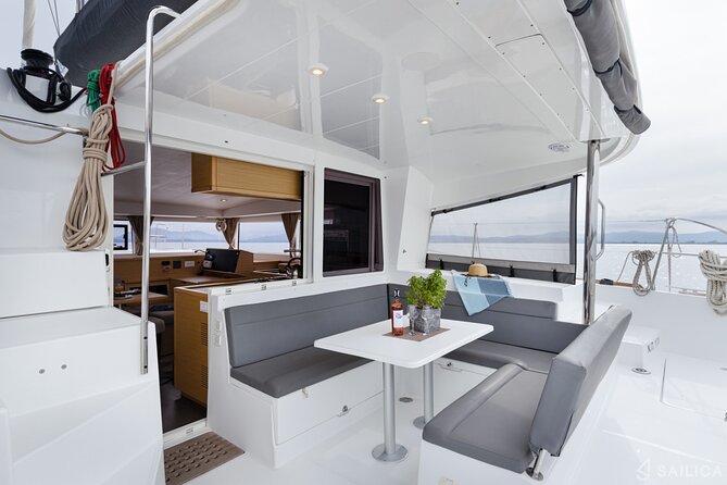 Deluxe Private Boats - 40 ft Catamaran - Getting to Marina Asipona and planning the return