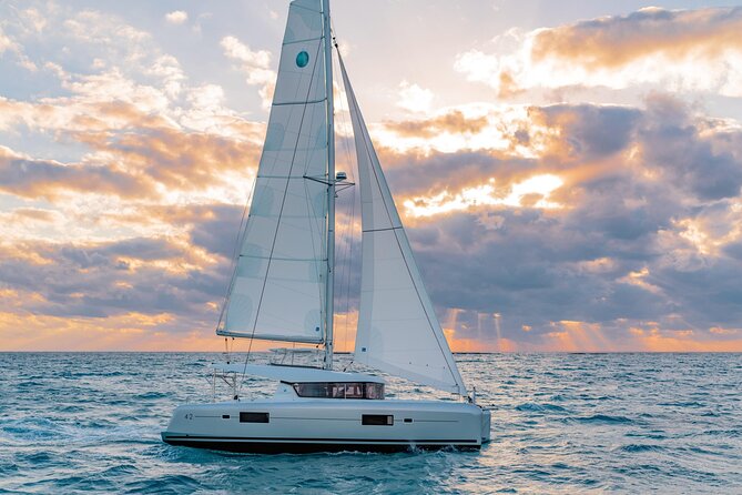 Deluxe Private Boats - 40 ft Catamaran - The ride out is part of the day