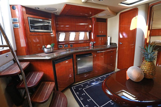 Deluxe Private Boats - 40 ft Sea Ray - What to know before you set off