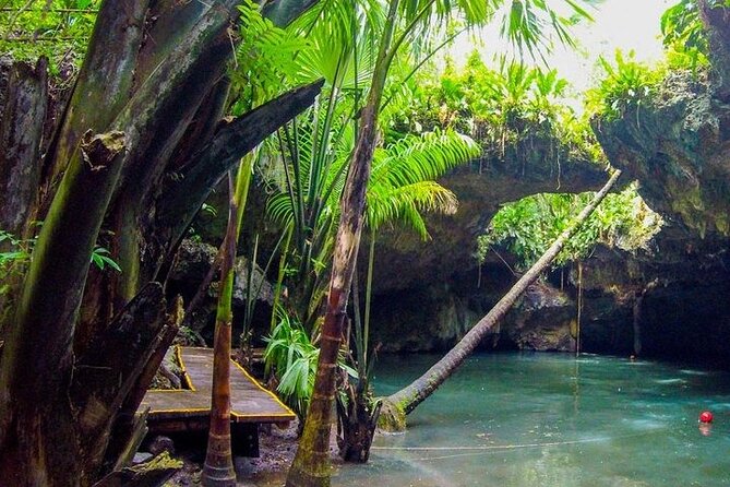Jade Caverns Private Jeep Tour with Lunch and Snorkeling - A private Jeep route across Cozumel