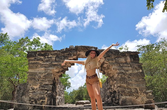 Private Half Day Cultural Tour to Mayan Ruins and Cenote - East-coast views and a fajita stop at El Mirador