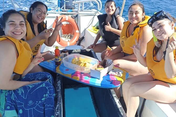 Snorkel along the coast, explore two reefs by Chivis del Mar - Two reefs, one small boat