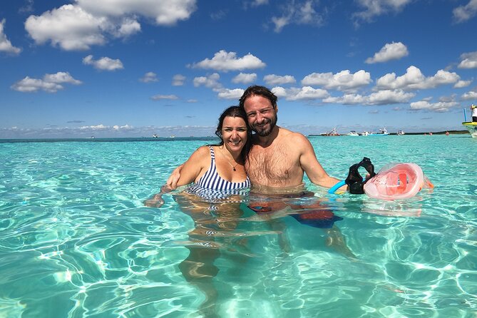 Starfish, Stingrays and the Turtle Sanctuary Snorkel Tour - El Cielito: rays in the shallows