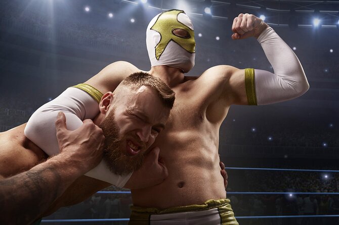 Ticket to Wrestling Show without lining up - At Barriecito: close seats and an active crowd